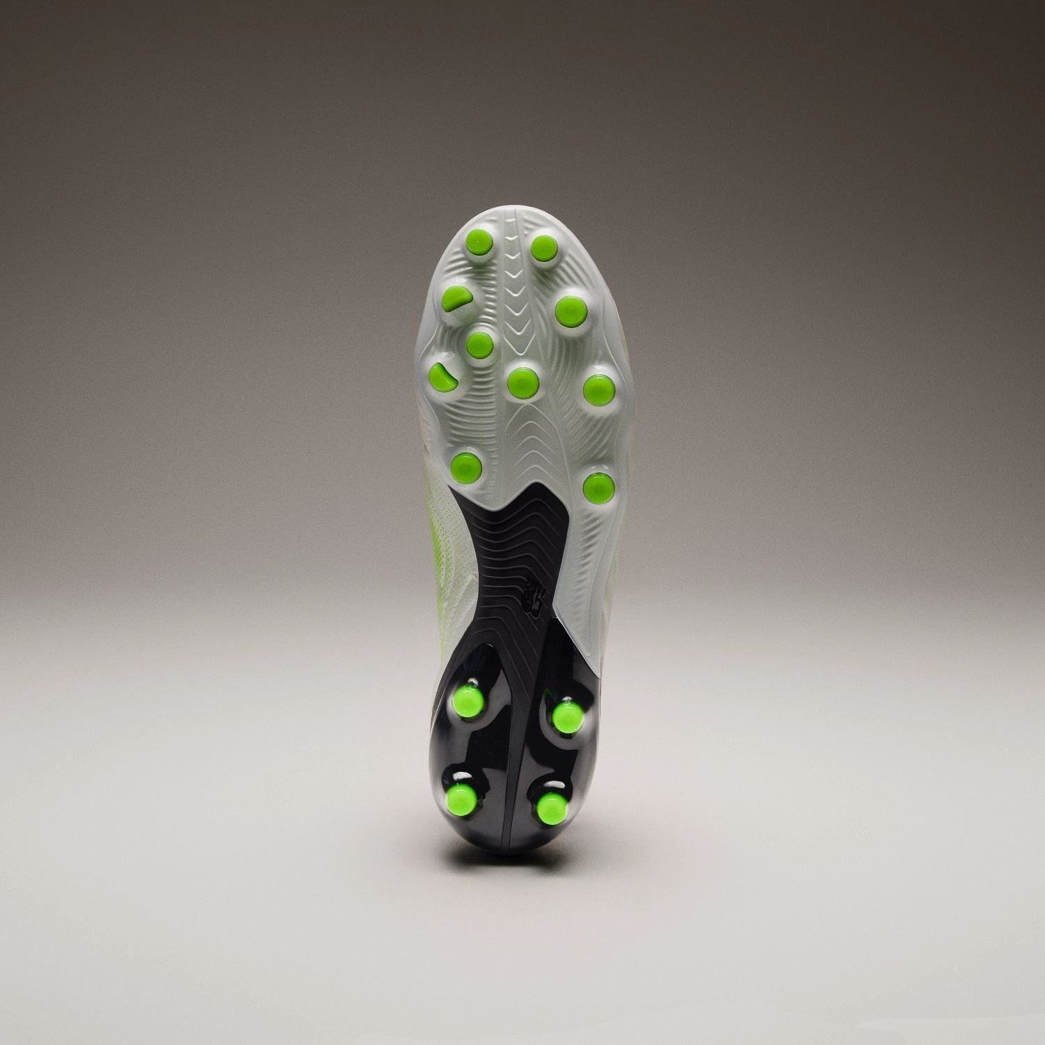 New Balance Adult Tekela WOMEN'S Elite Low Laced Mid Ground V5 Soccer Cleats