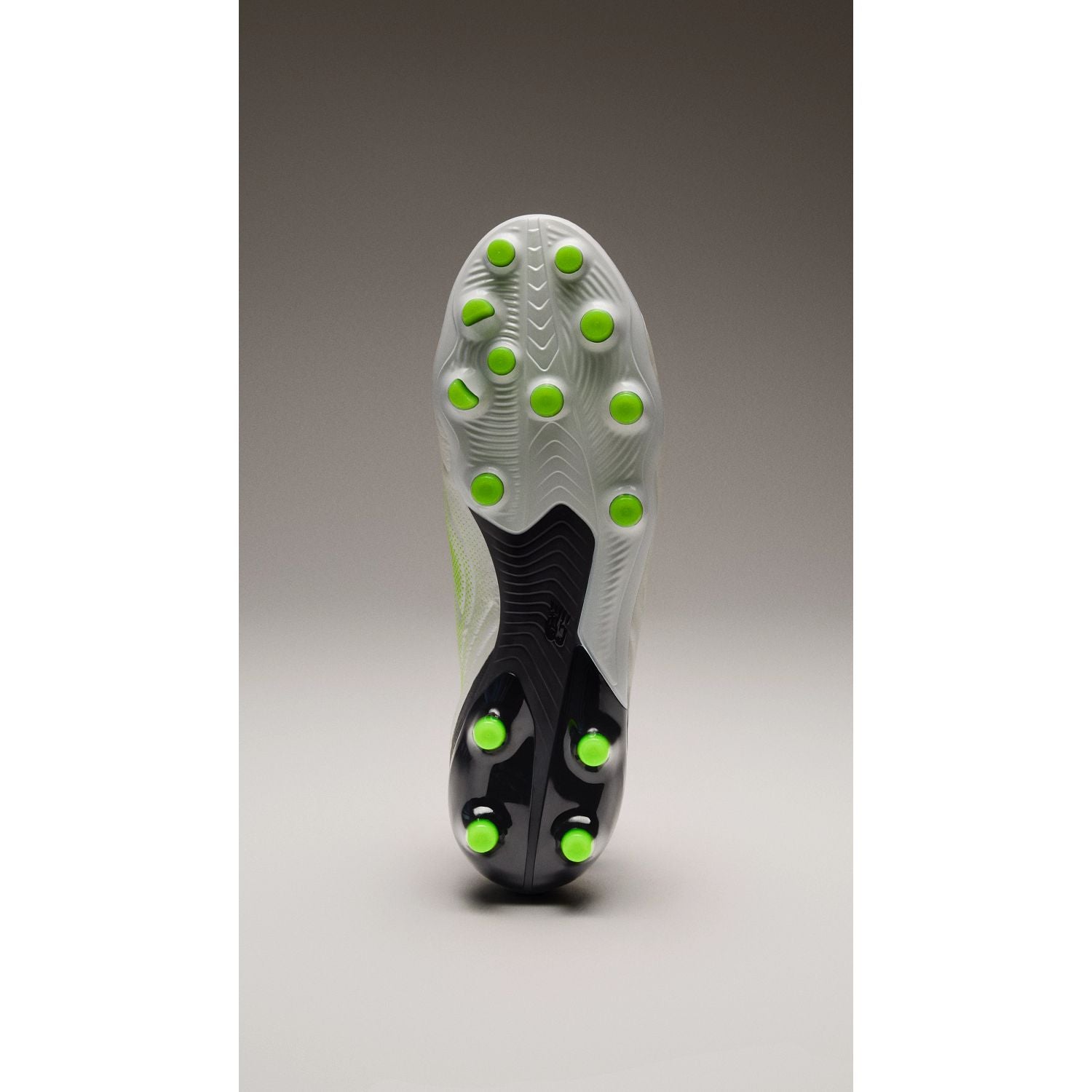 New Balance Adult Tekela WOMEN'S Elite Low Laced Mid Ground V5 Soccer Cleats