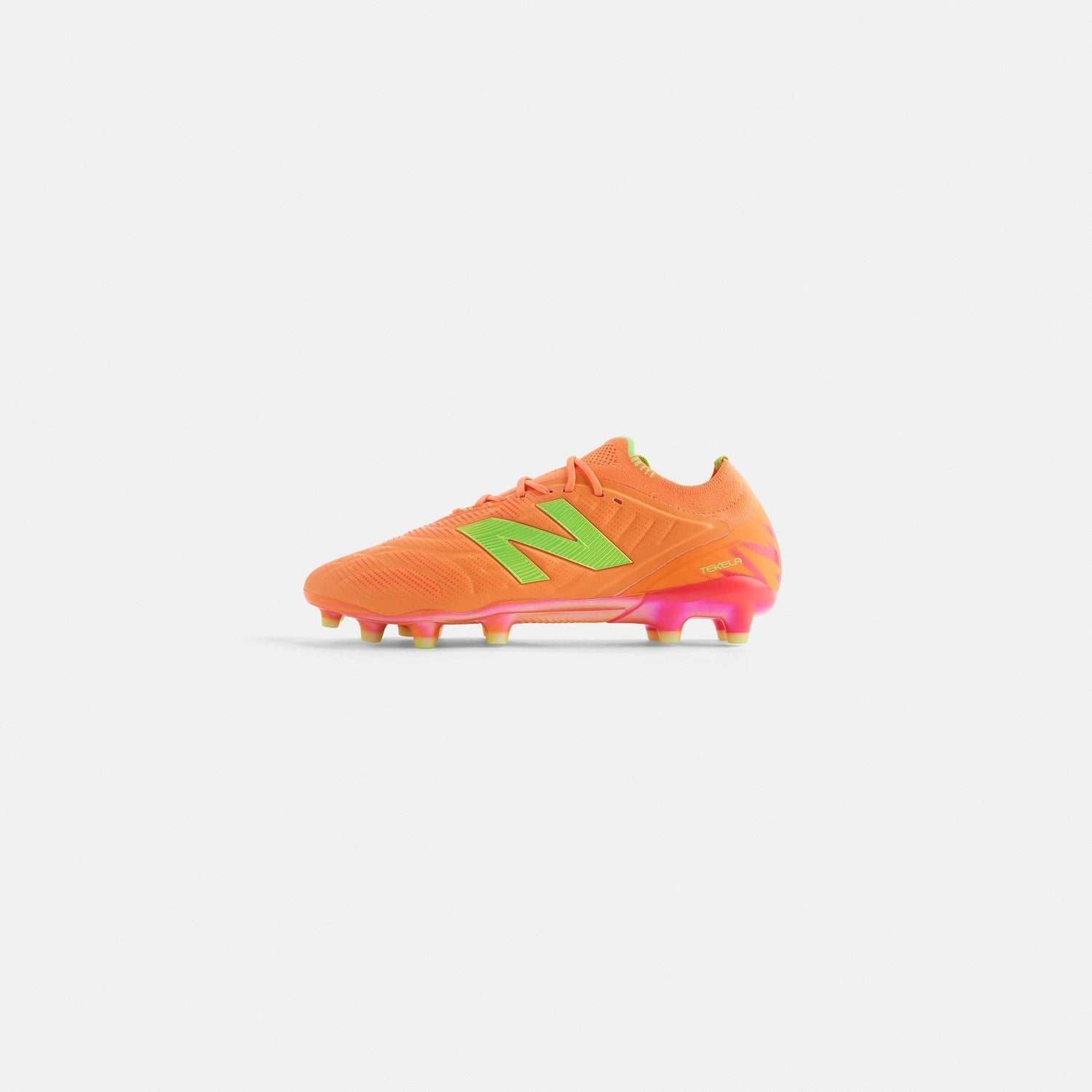 New Balance Adult Tekela WOMEN'S Elite Low Laced Mid Ground V5 Soccer Cleats