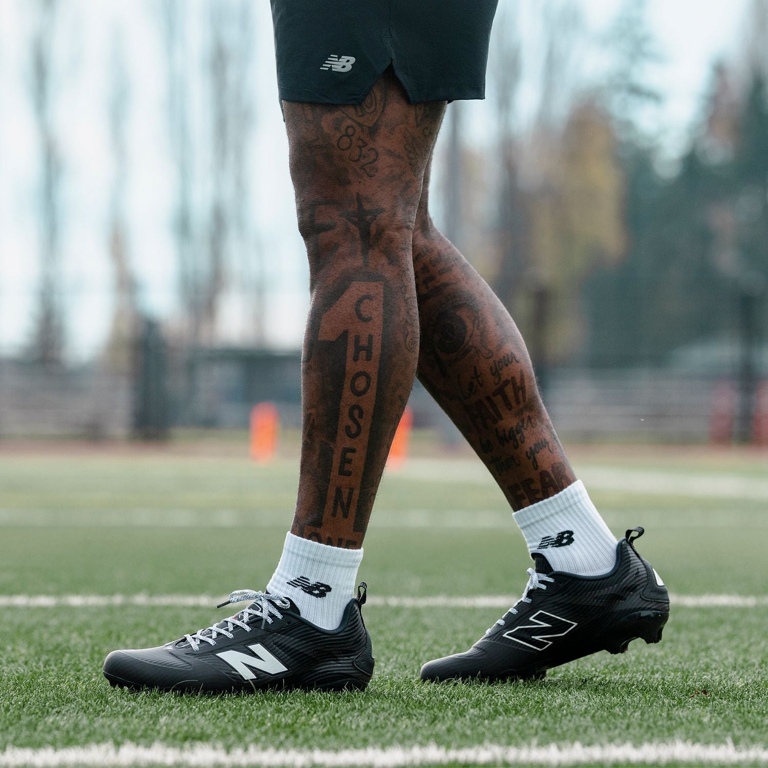 New Balance Adult Rev iQ Football Cleats