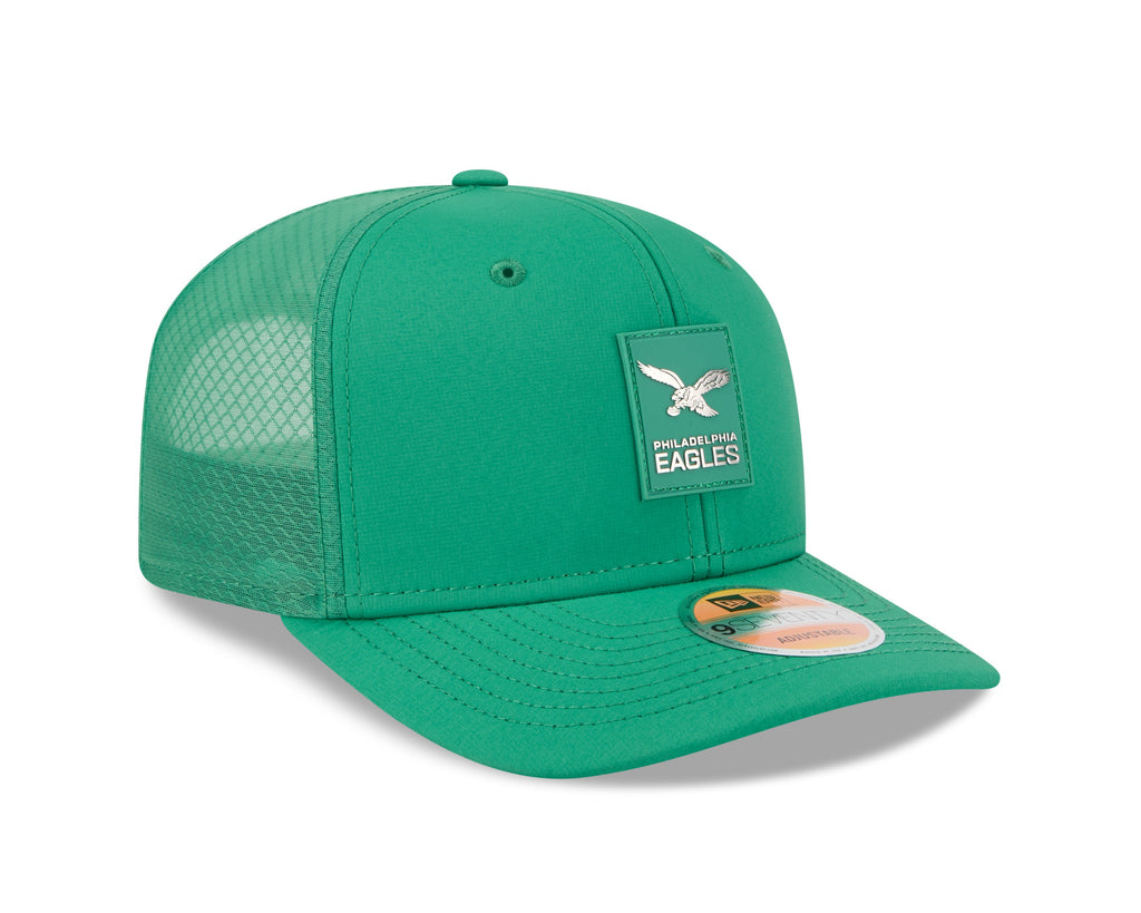 Philadelphia Eagles NFL New Era Men's Green 9Seventy 2025 Sideline Hot Weather Trucker Snapback