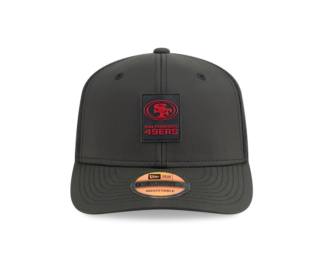 San Francisco 49ers NFL New Era Men's Black Charcoal 9Seventy 2025 Sideline Hot Weather Trucker Snapback