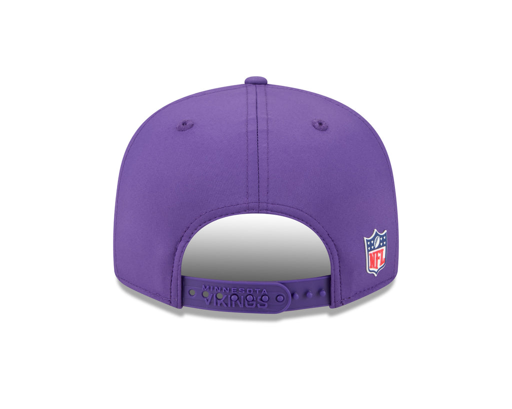 Minnesota Vikings NFL New Era Men's Purple 9Fifty 2025 Sideline Hot Weather Split Panel Snapback