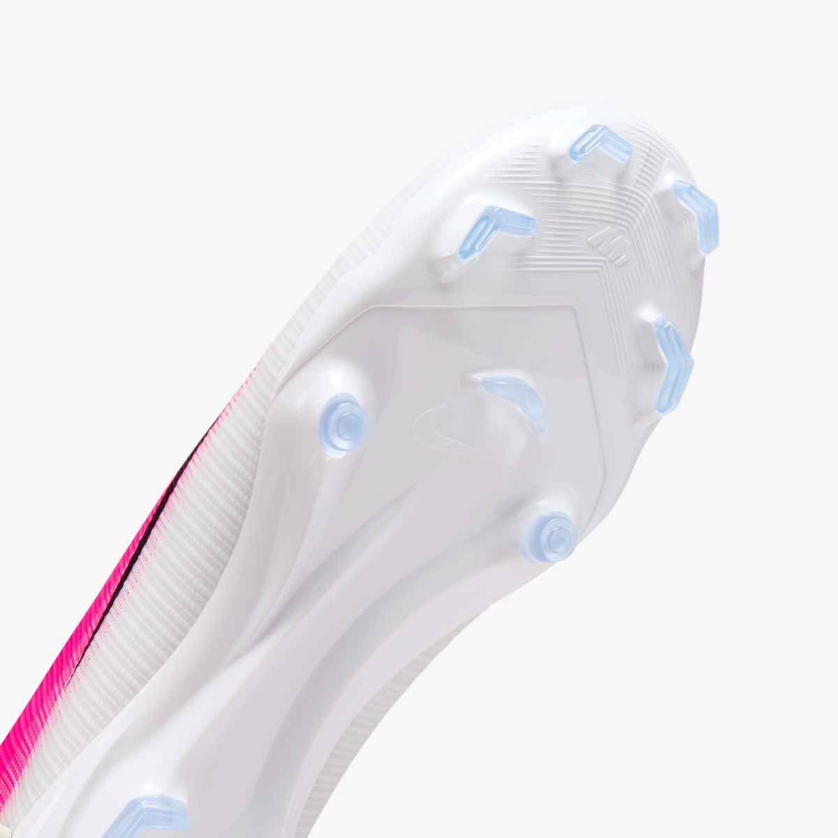 Nike Mercurial Vapor 17 Academy Multi-Ground Low-Top Soccer Cleats