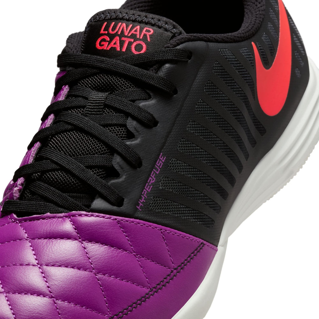 Nike Lunargato II Indoor/Court Low-Top Soccer Shoes