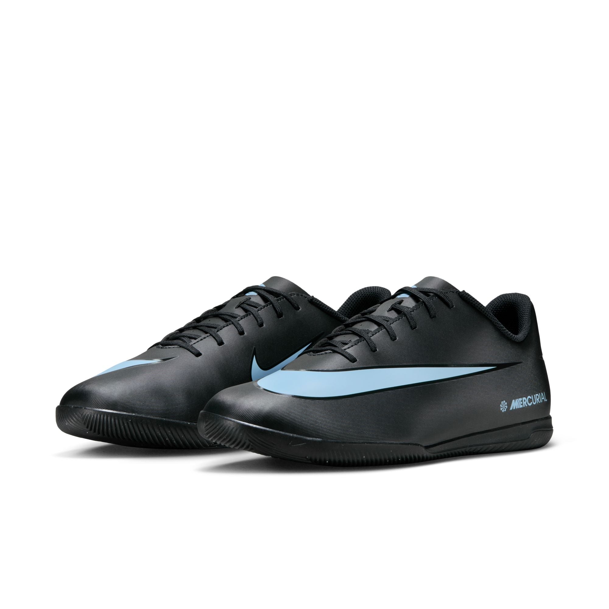 Nike Mercurial Vapor 16 Club Indoor/Court Low-Top Soccer Shoes