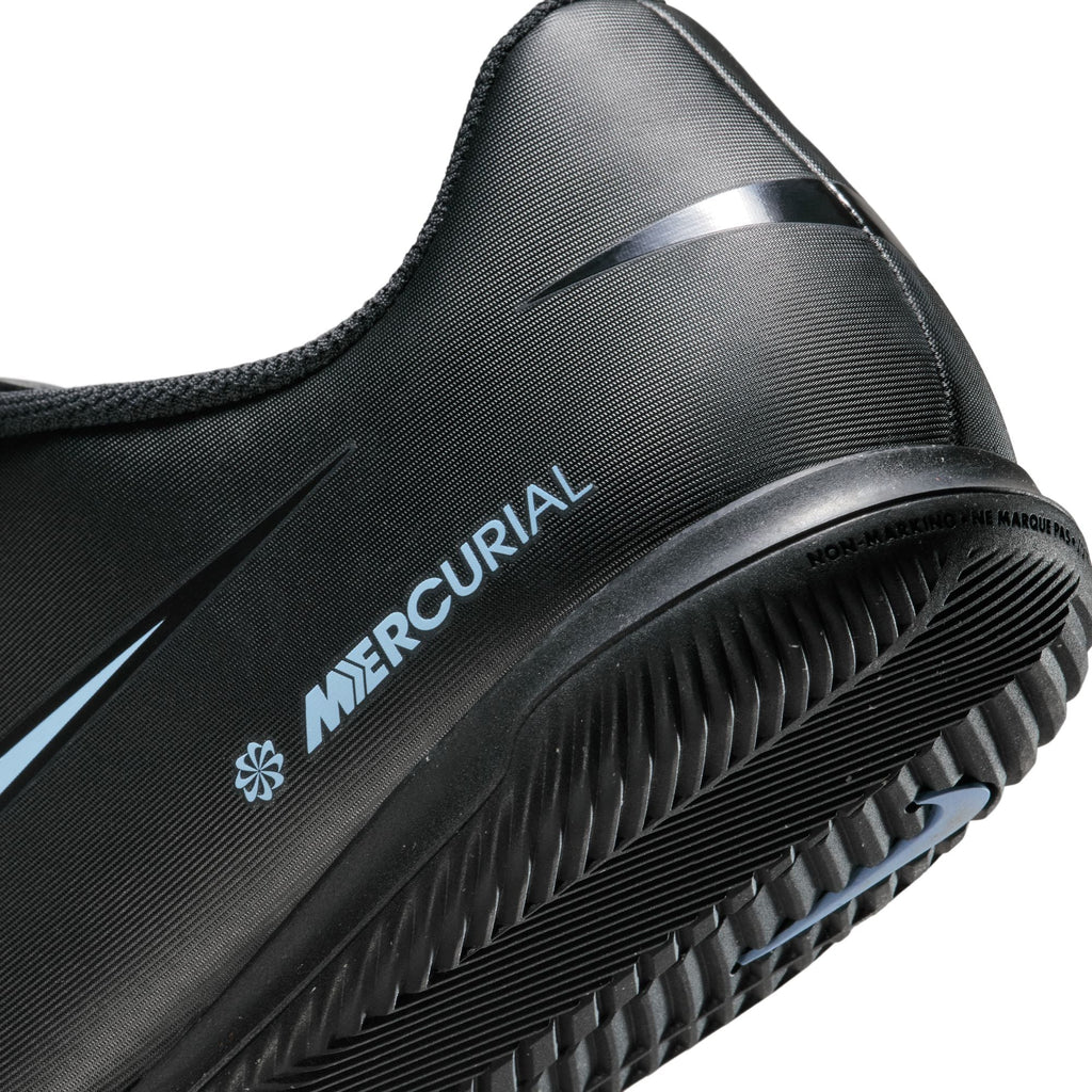 Nike Mercurial Vapor 16 Club Indoor/Court Low-Top Soccer Shoes