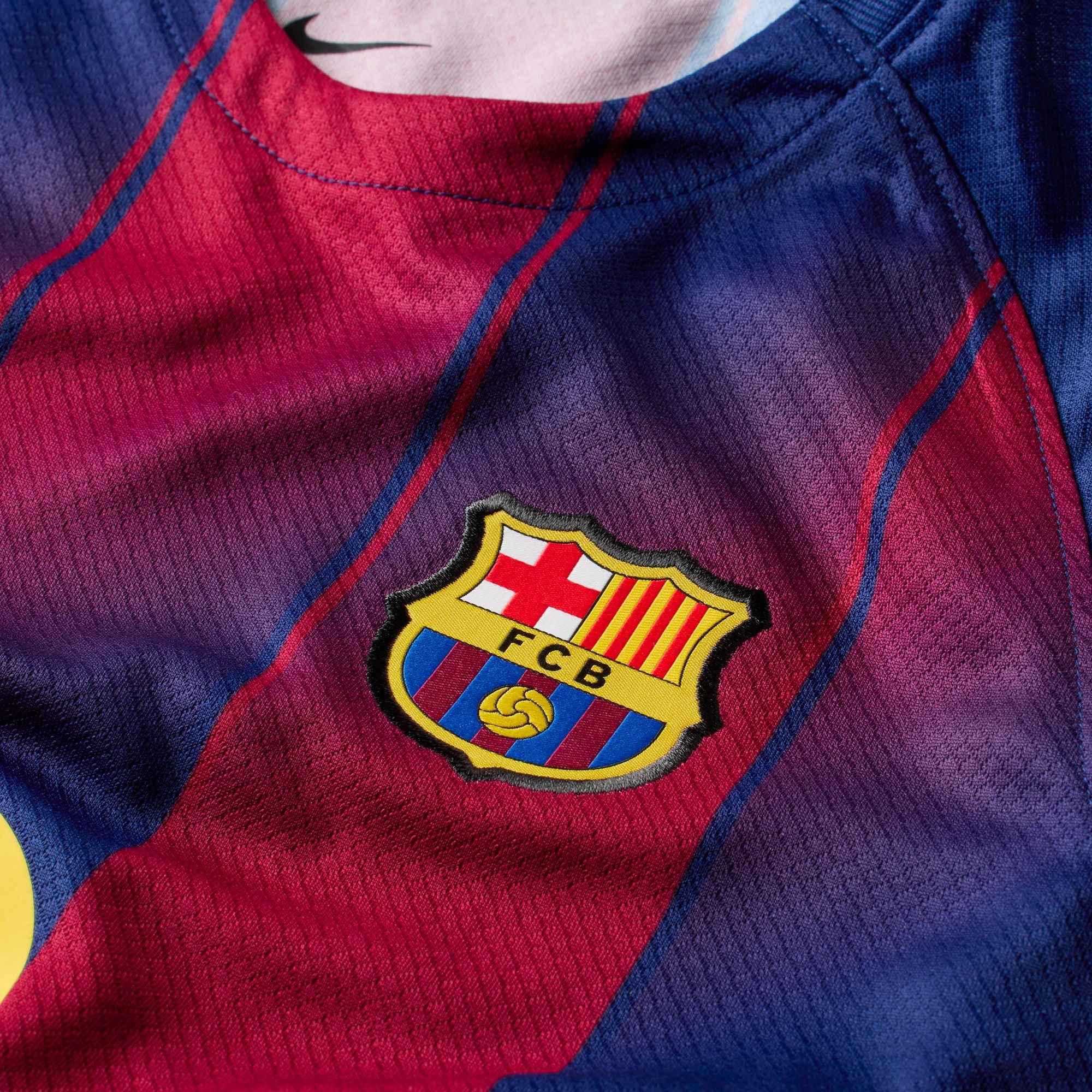Nike FC Barcelona 2025/26 Stadium Home Little Kids' Soccer Replica 3-Piece Kit