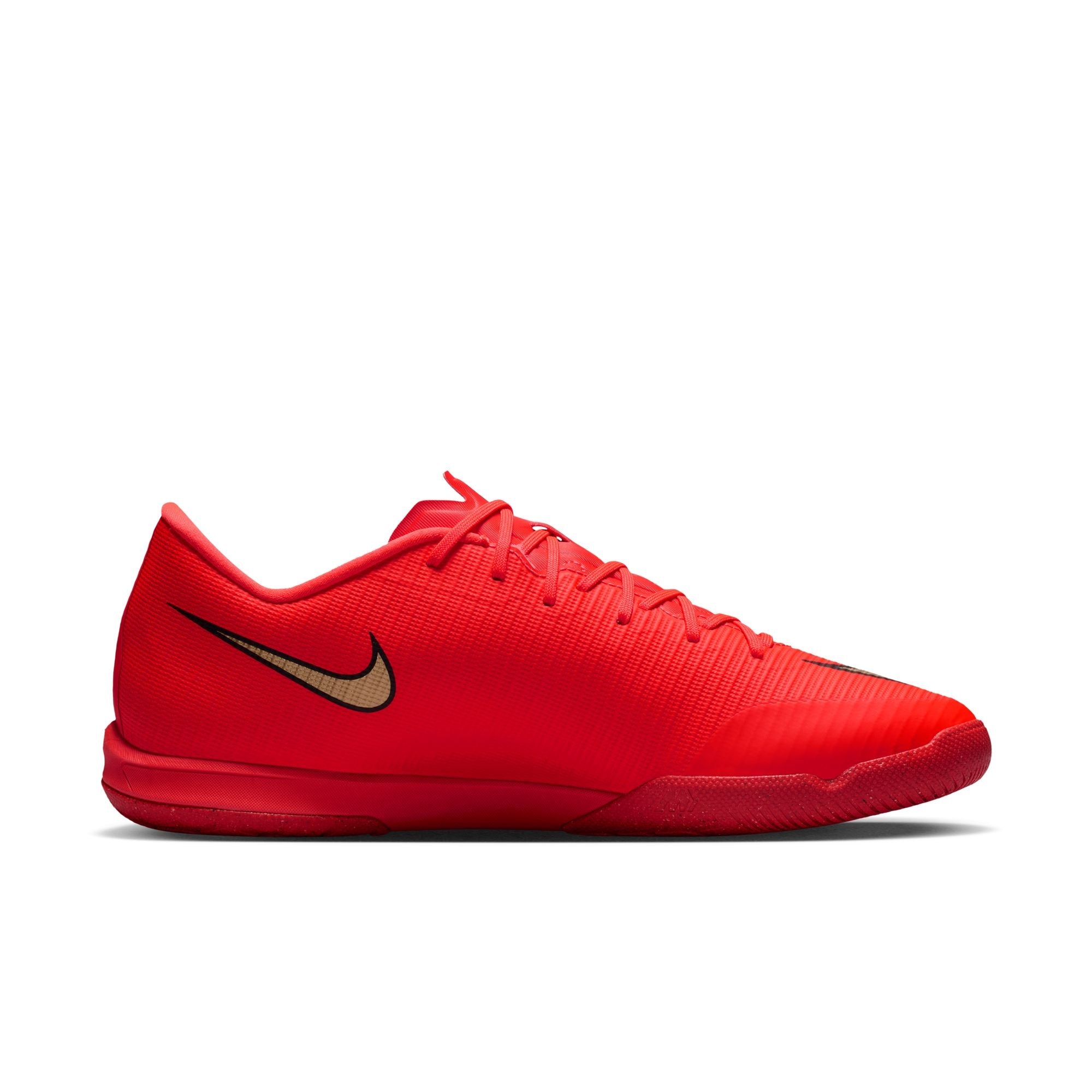 Nike Mercurial Vapor 17 Academy Indoor/Court Low-Top Soccer Shoes