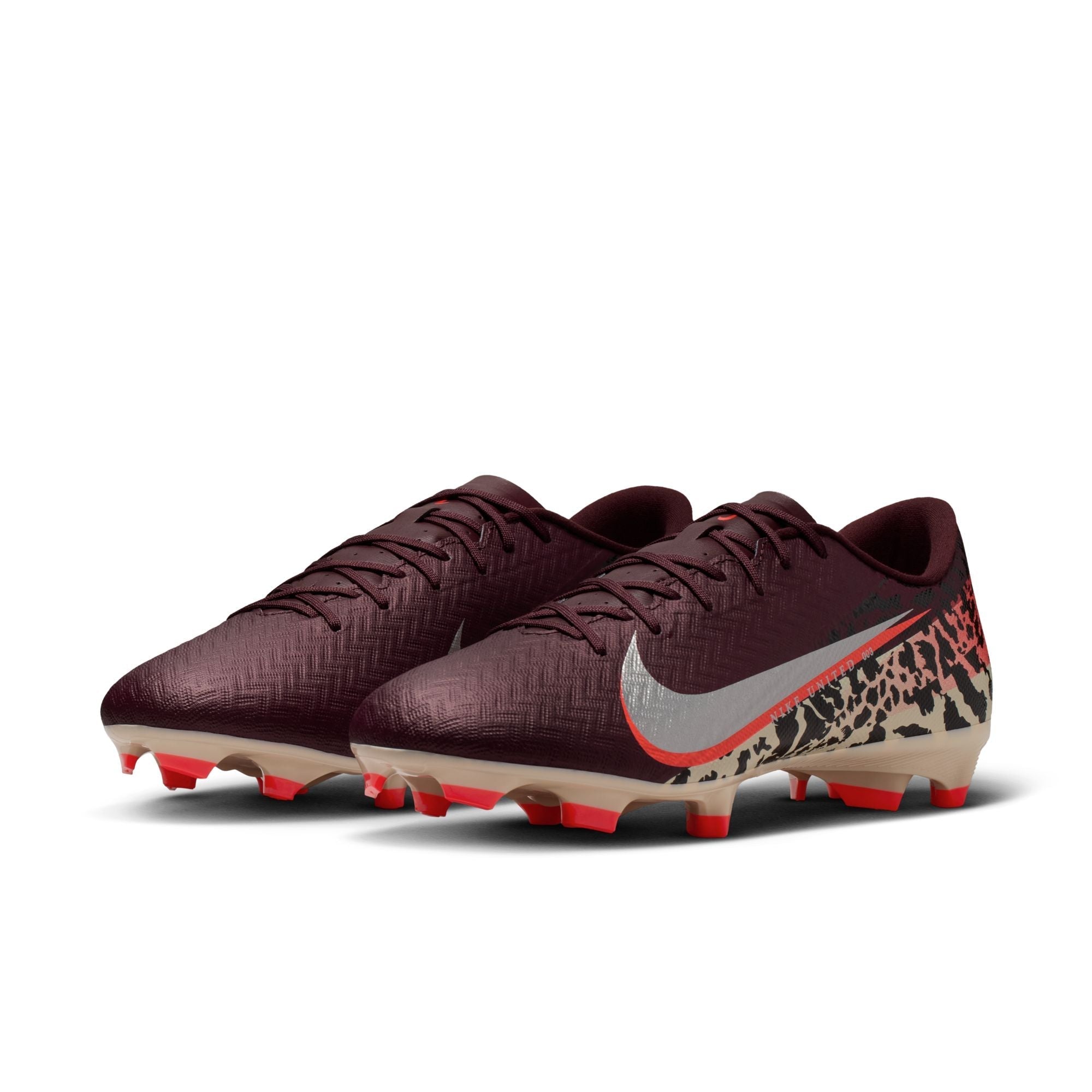 Nike United Mercurial Vapor 16 Academy Multi-Ground Low-Top Soccer Cleats