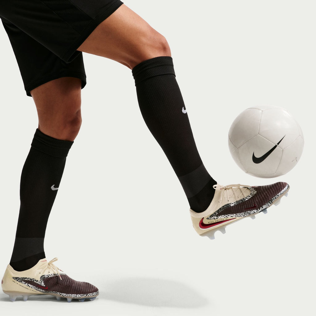 Nike United Phantom 6 Low Elite Firm-Ground Soccer Cleats