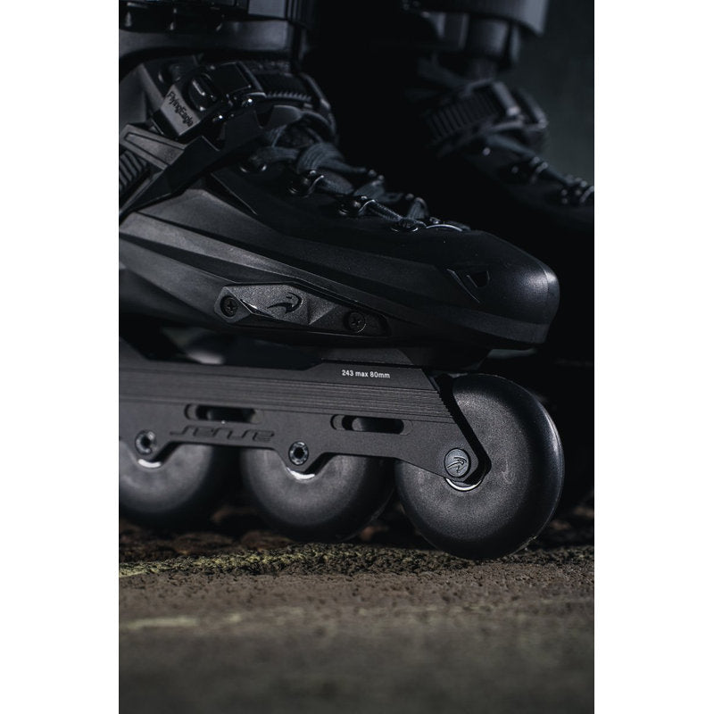 Flying Eagle X7D Reaver D8490 Black Skates