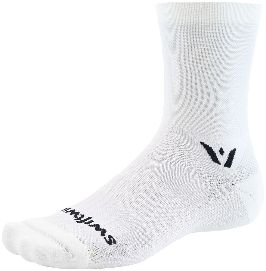 Swiftwick Aspire Mid Crew Socks - 5"