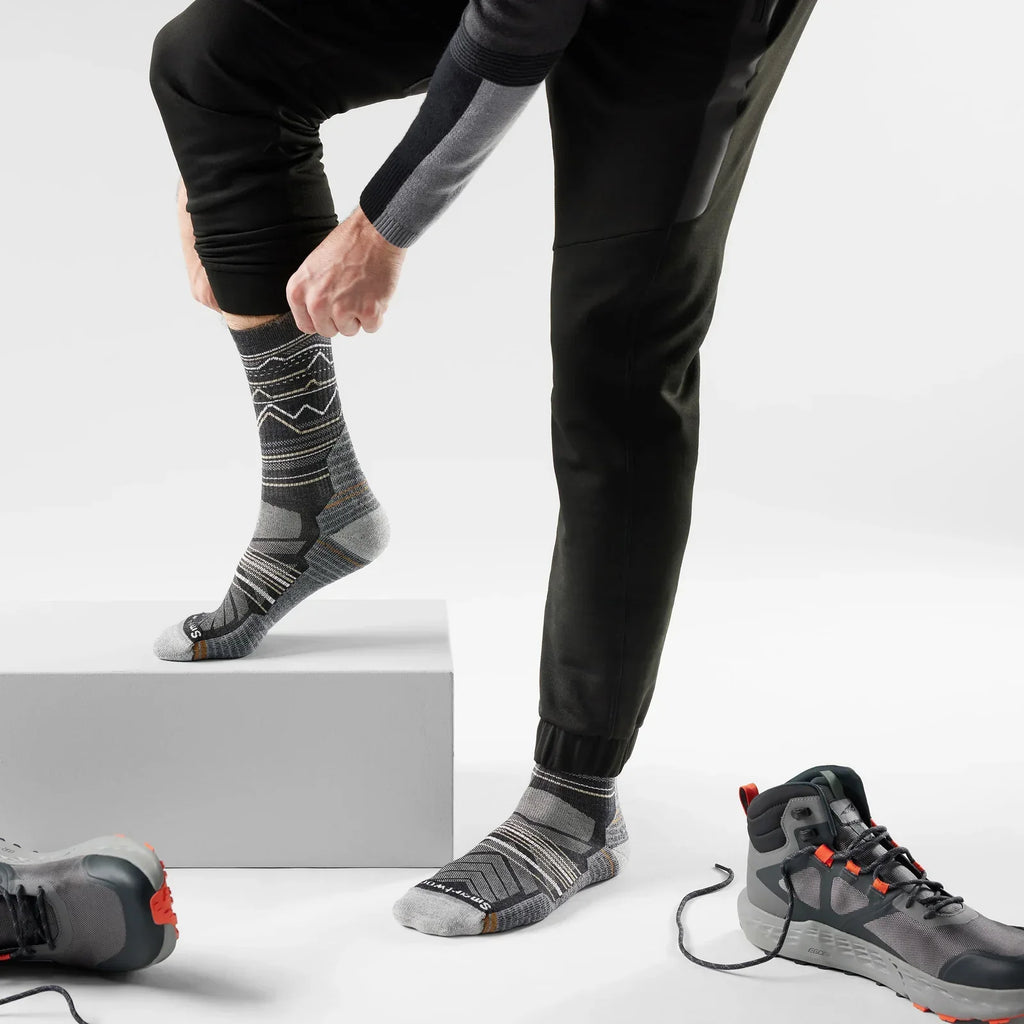 Smartwool - Hike Light Cushion Mountain Range Crew Socks - Charcoal Light Gray