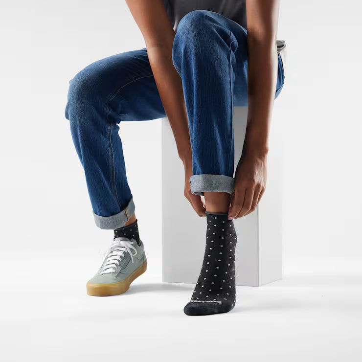 Smartwool - Women's Everyday Classic Dot Ankle Socks - Charcoal