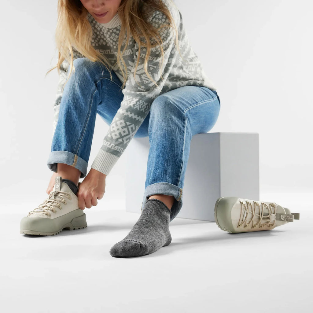 Smartwool - Women's Everyday Roll Top Ankle Socks - Medium Gray