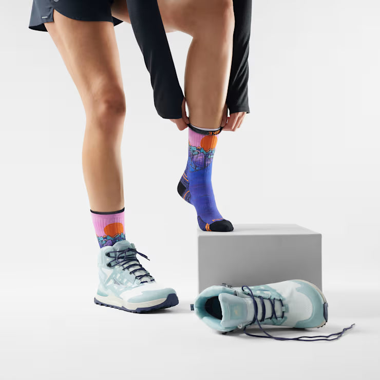 Smartwool - Women’s Hike Targeted Cushion Mountain Sunrise Print Crew Socks - Deep Navy