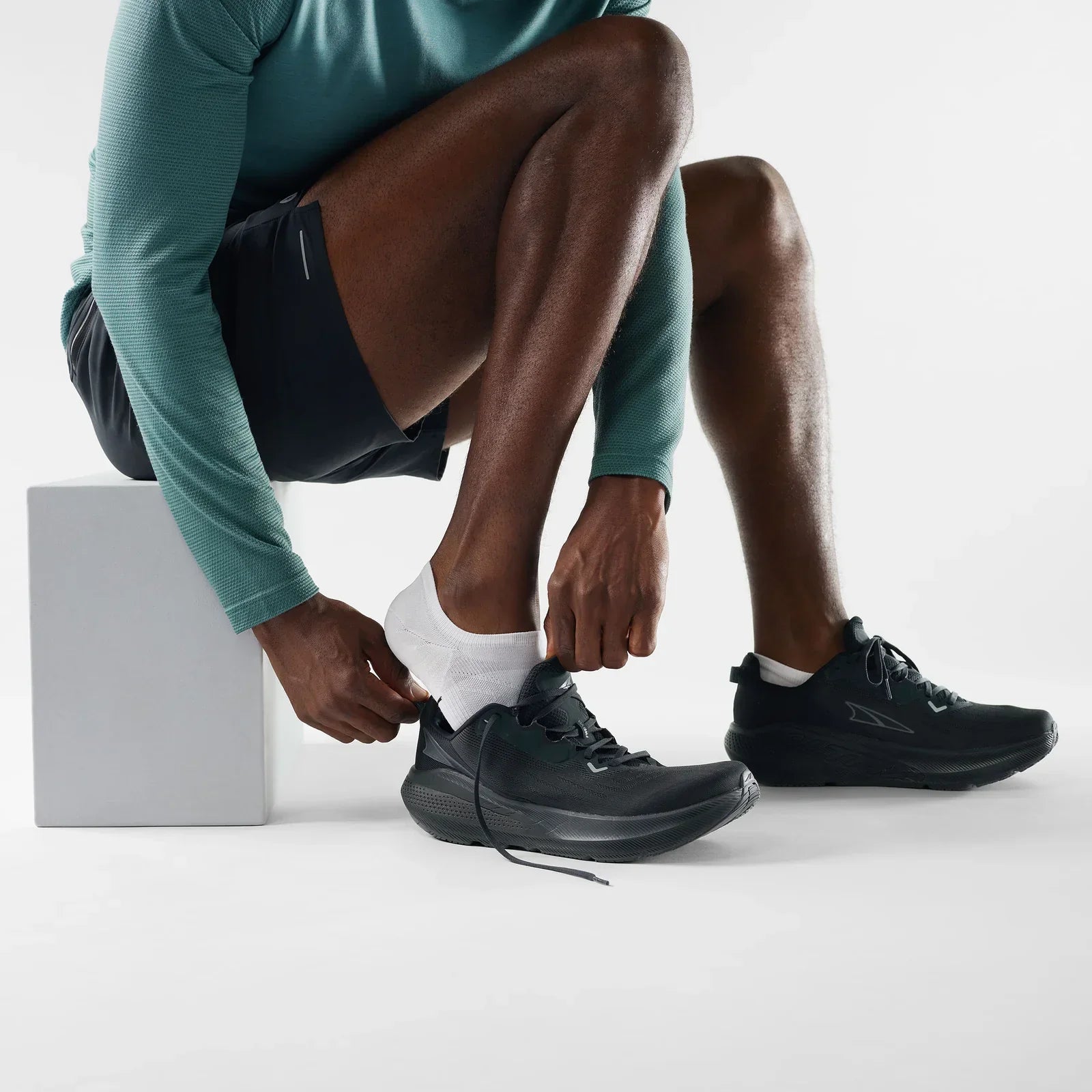 Smartwool - Women's Run Zero Cushion No Show Socks - White