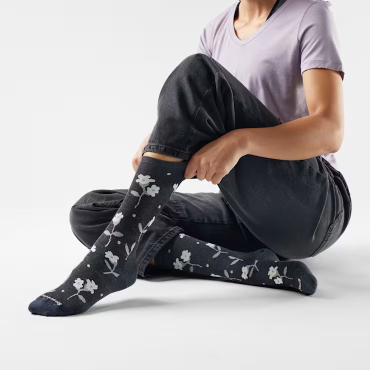 Smartwool - Women's Everyday Garden Gala Crew Socks - Charcoal