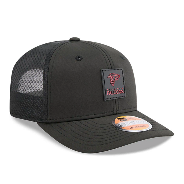 Atlanta Falcons NFL New Era Men's Black 9Seventy 2025 Sideline Hot Weather Trucker Snapback