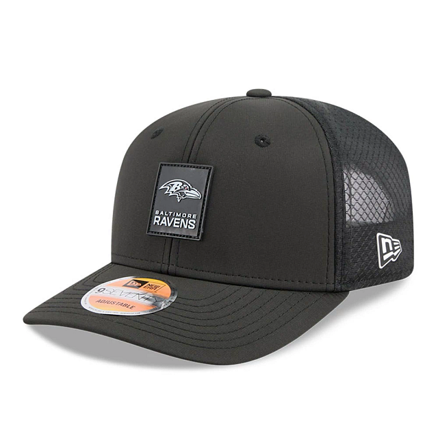 Baltimore Ravens NFL New Era Men's Black 9Seventy 2025 Sideline Hot Weather Trucker Snapback