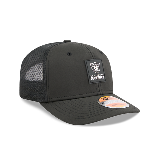 Las Vegas Raiders NFL New Era Men's Black 9Seventy 2025 Sideline Hot Weather Trucker Snapback