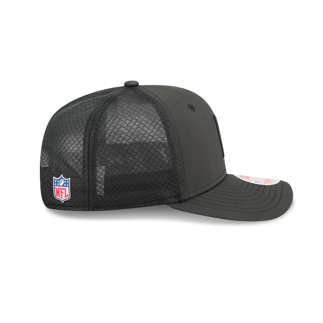 Las Vegas Raiders NFL New Era Men's Black 9Seventy 2025 Sideline Hot Weather Trucker Snapback