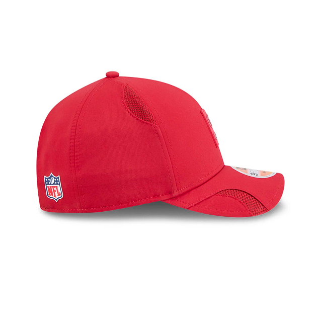 San Francisco 49ers NFL New Era Men's Red 9Forty 2025 Sideline M-Crown Snapback
