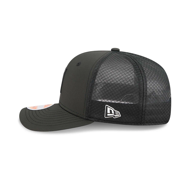 Washington Commanders NFL New Era Men's Charcoal 9Seventy 2025 Sideline Hot Weather Trucker Snapback