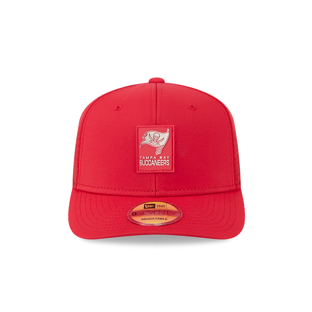 Tampa Bay Buccaneers NFL New Era Men's Red 9Seventy 2025 Sideline Hot Weather Trucker Snapback