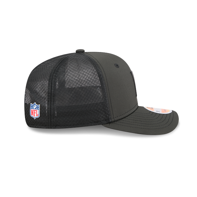 Pittsburgh Steelers NFL New Era Men's Charcoal 9Seventy 2025 Sideline Hot Weather Trucker Snapback