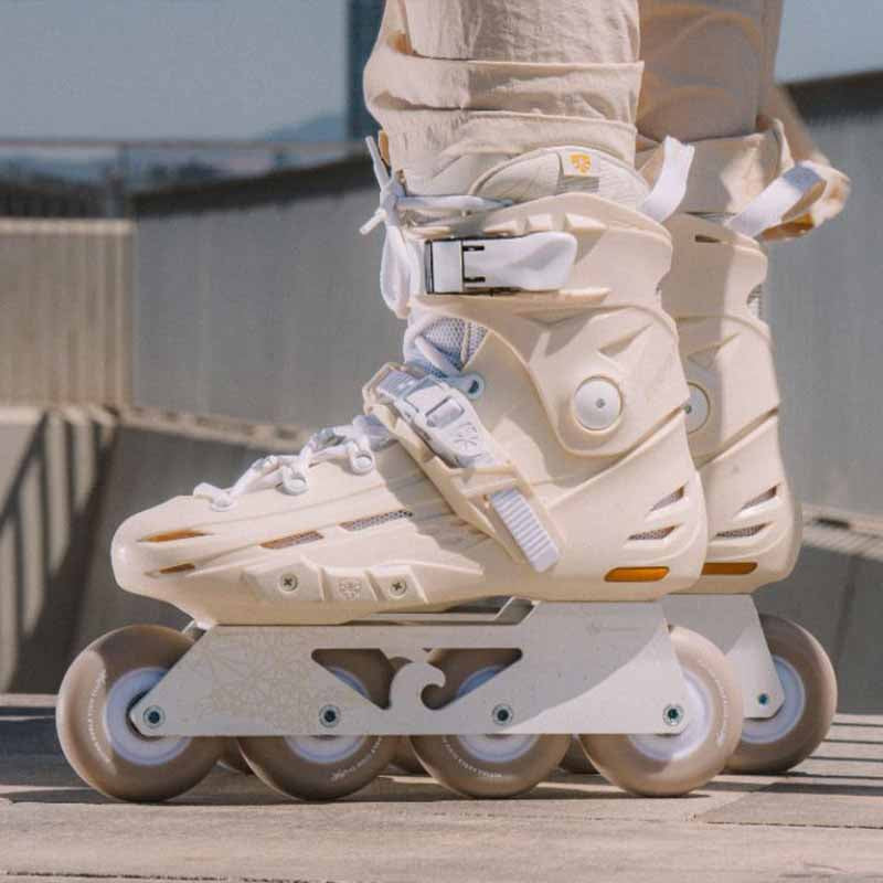 Flying Eagle F4 Raven Sands Skates