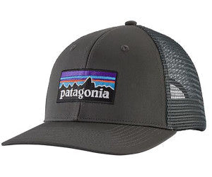 PATAGONIA cappellino con visiera P-6 Logo Trucker Hat cod. 38289