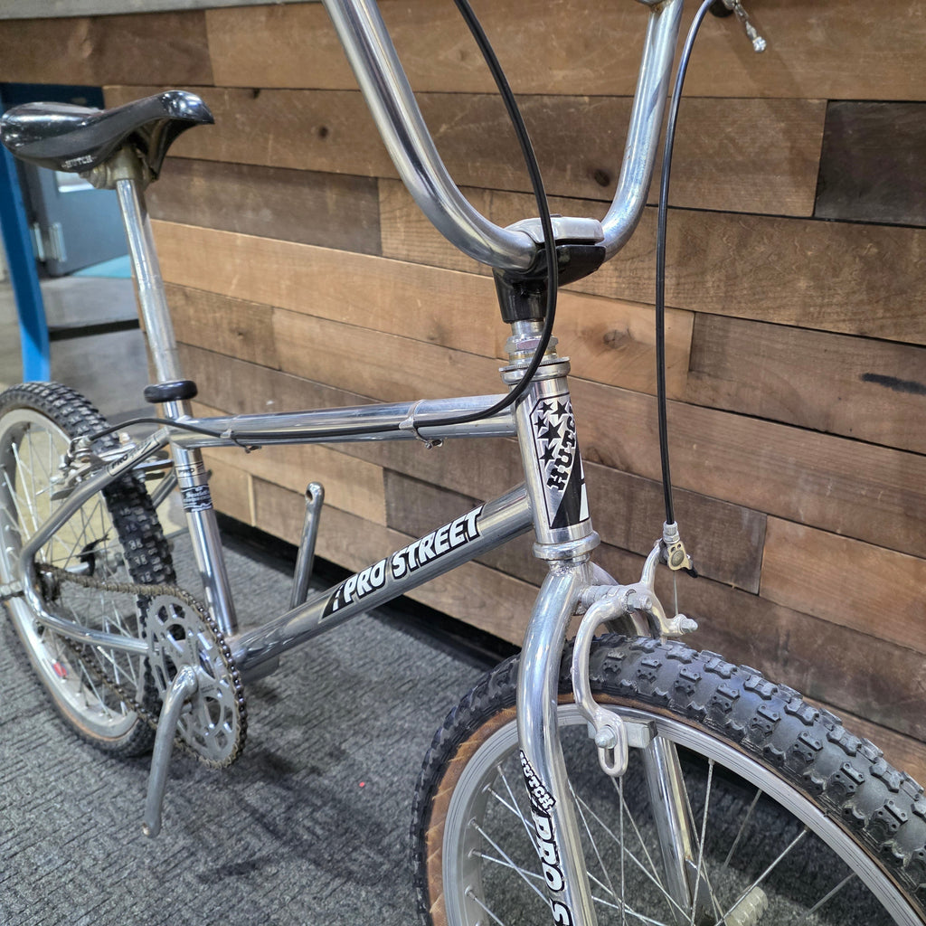 Hutch Pro Street Bike